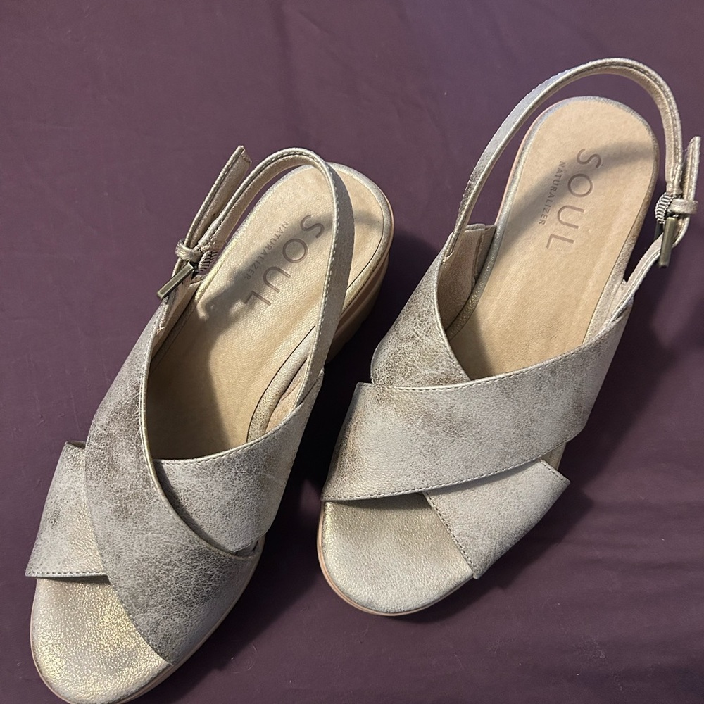 SOUL Naturalizer Metallic Gold Wedges size 9